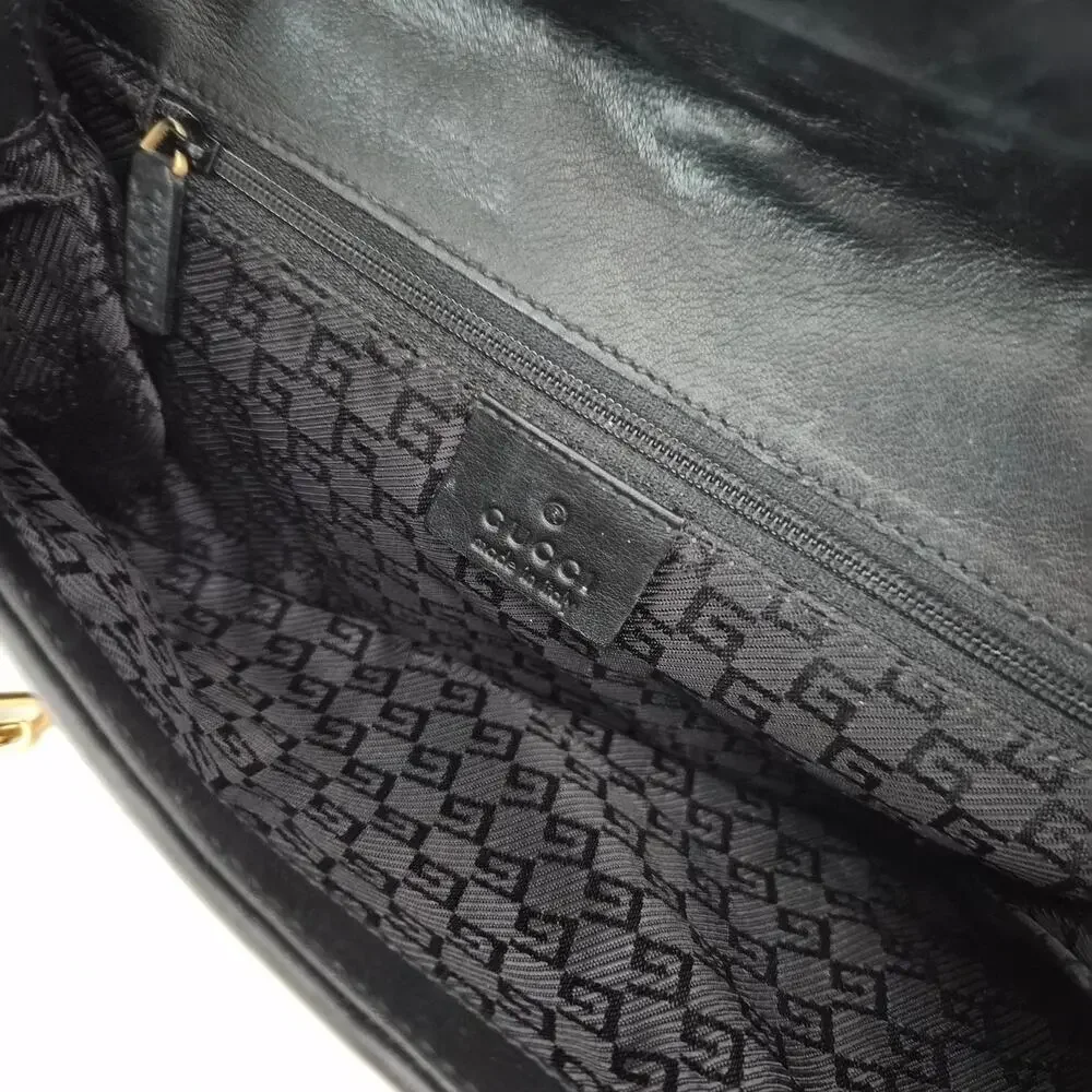 Gucci Vintage Quilted Chevron Leather Lion Charm Crossbody - Picture 4 of 12